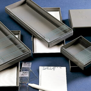 CAJA PORTAOBJETOS, 100 PUESTOS Marca Kartell.