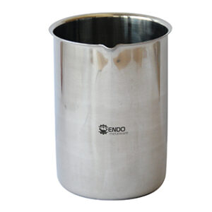 VASO ACERO INOX. CON REBORDE, CON PICO, 2000 mL Marca Endo Metalware.