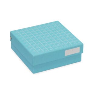 CAJA CRIOGÉNICA DE CARTÓN PARA VIALES DE 2ML DE ROSCA INTERNA CON RECUBRIMIENTO AZUL Y TAPA ABATIBLE, 10X10 Marca Endo Plasticware.